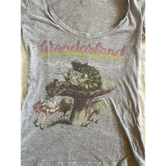 Alice in Wonderland Scoop Neck Graphic Tee | Peace Generation Y2K Vintage Size S - Picture 4 of 5